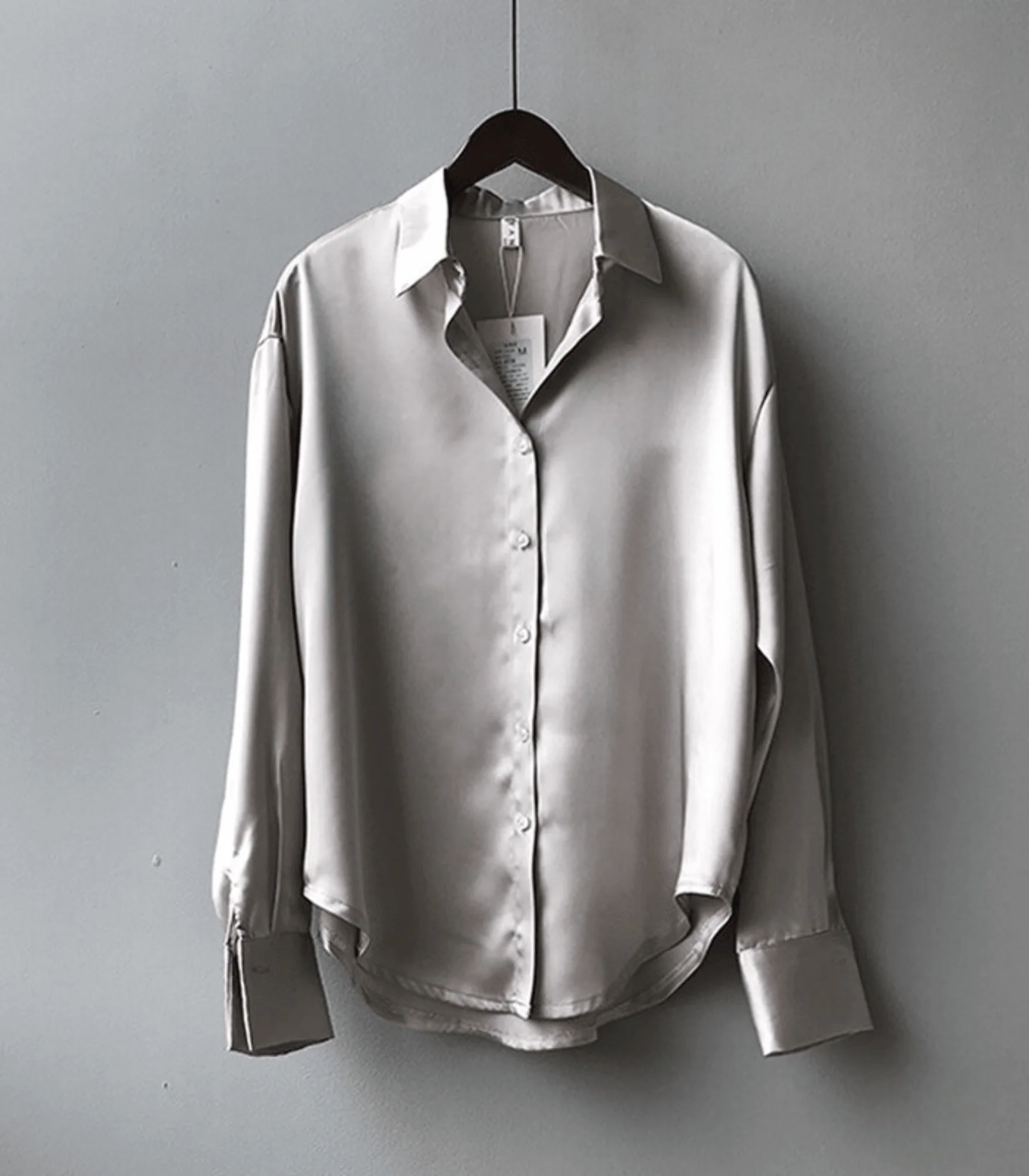 Jael – Blouse satinée élégante pour femme - Image 3